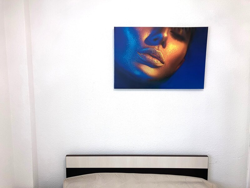 Piata Amzei, Calea Victoriei, 5 min. pana la Metrou Piata Romana.